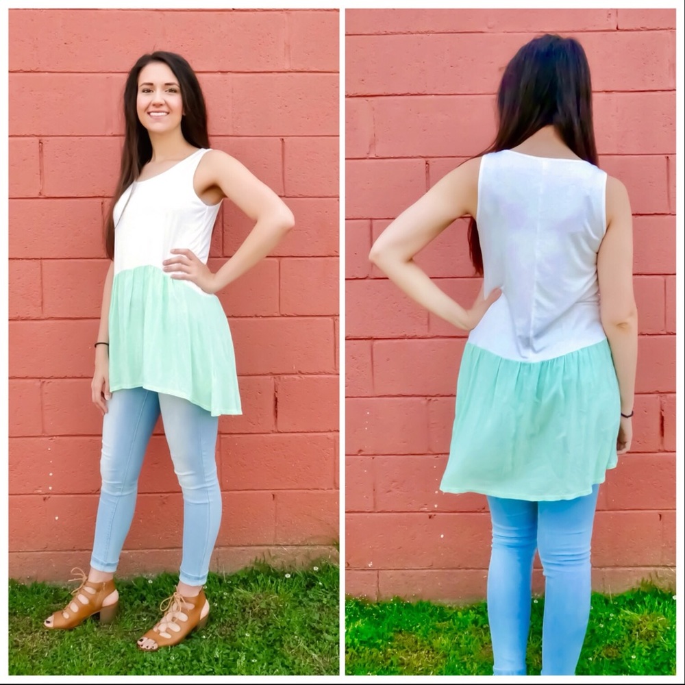❌❌ SOLD: Flowy Mint Green Top